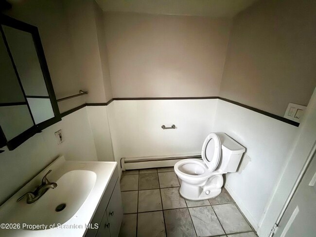 Building Photo - 704 Hazle St