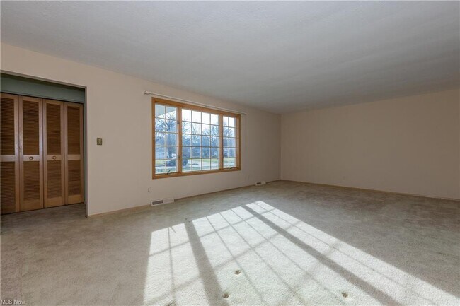 Building Photo - 5501 Kenbridge Dr