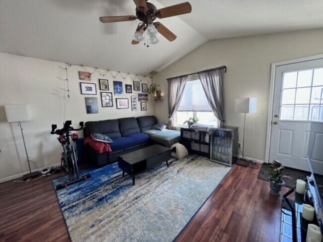 Building Photo - Great Home with Large Back Yard