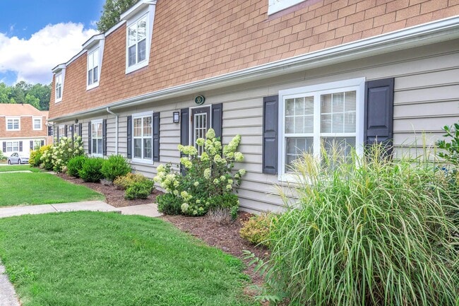 Building Photo - Tanglewood Apartments