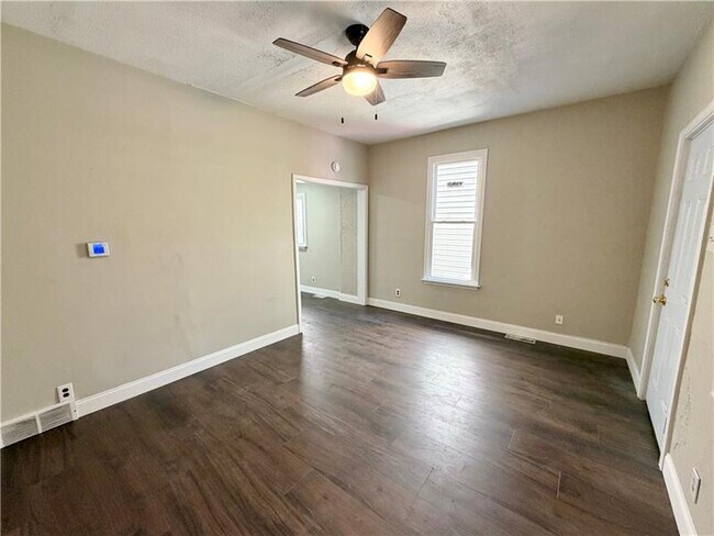 Foto del edificio - 311 E Reynolds St