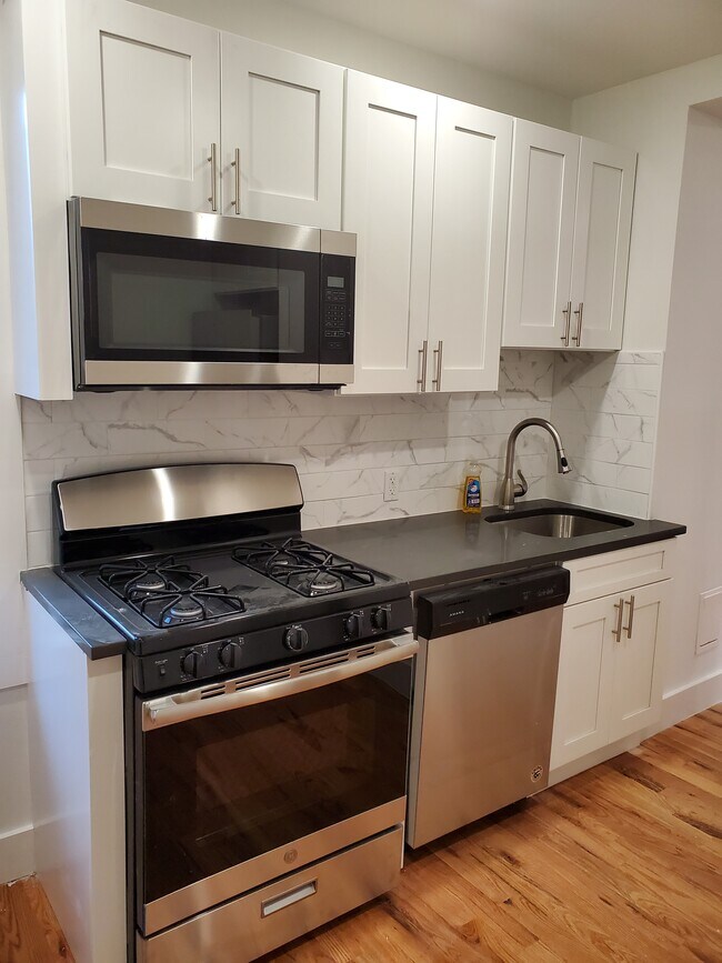 Building Photo - Gold Star Realty