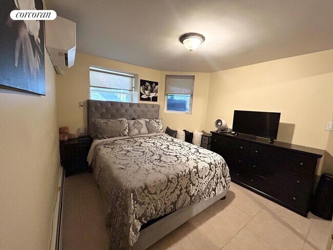 Foto del edificio - 6917 Ridge Blvd