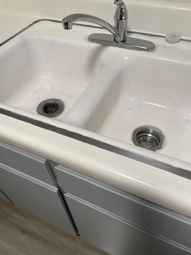 Foto del edificio - 7732 Chapman Ave