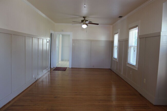 Building Photo - Available Soon! Charming 2 Bedroom 1 Bathr...
