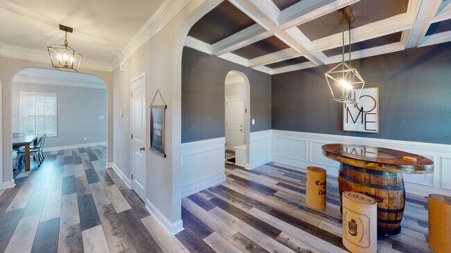 Building Photo - Stunning 5 Bedroom Home in Jack Britt dist...