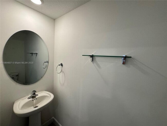 Foto del edificio - 3 bedroom in Miami FL 33167