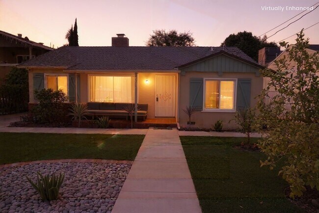 Building Photo - 10333 Jordan Ave