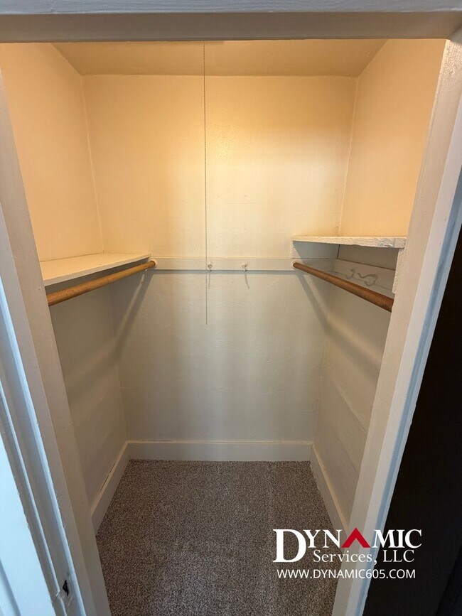 Foto del edificio - 713-715 W 16th St