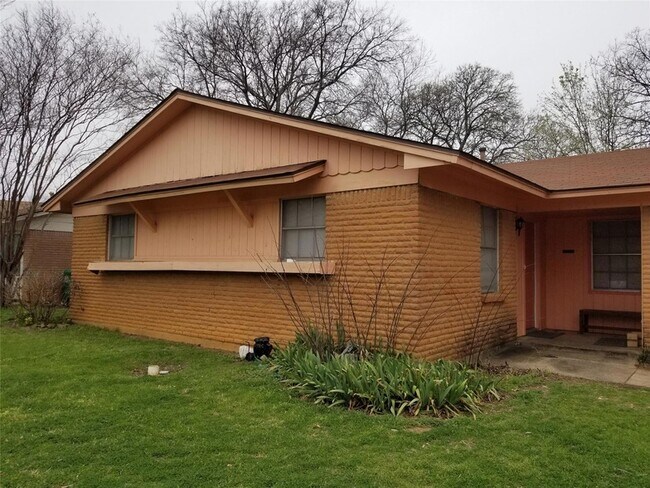 Building Photo - 3809 Titan Trail