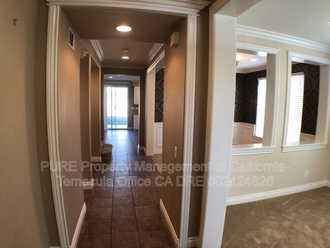 Building Photo - 40062 Stowe Rd