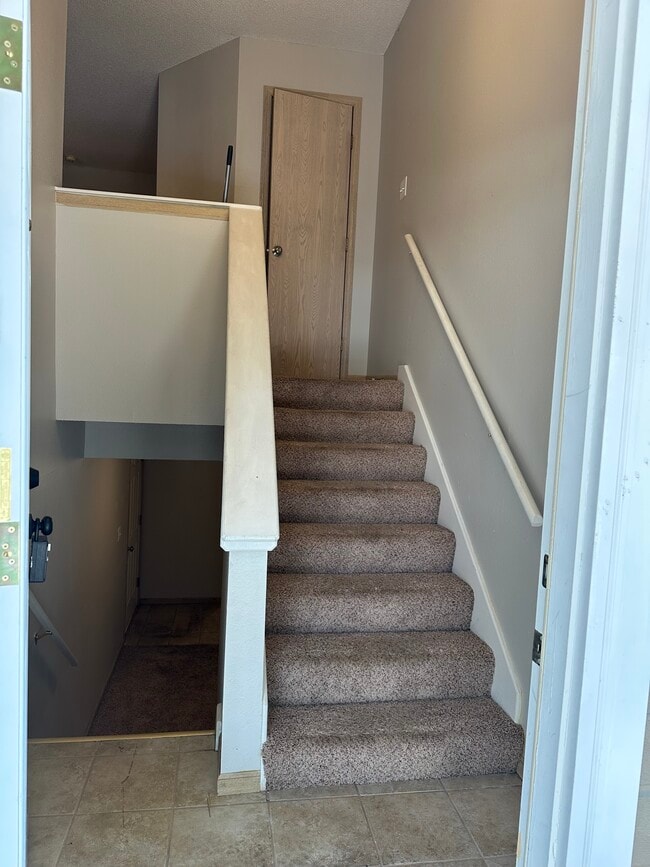 Building Photo - 5621 N London Pl