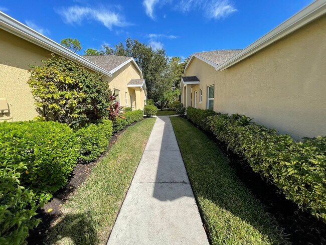 Foto del edificio - 5708 Greenwood Cir