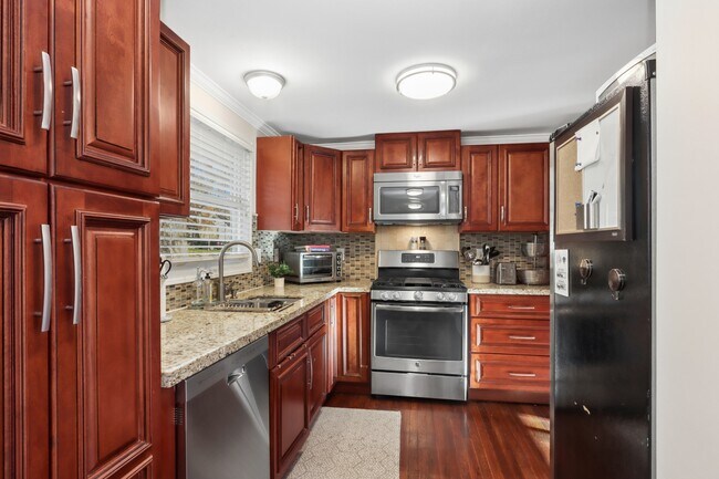 Foto del edificio - 7329 Ash St