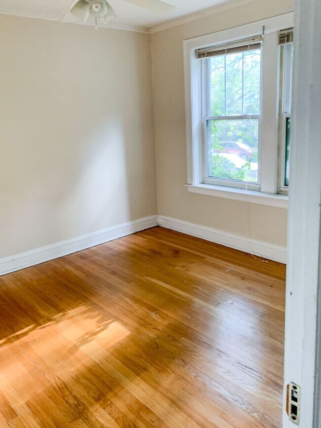 Foto del edificio - 4913 N Hermitage Ave