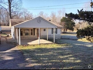 Building Photo - 744 Chandler Ave