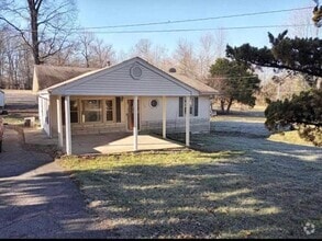 Building Photo - 744 Chandler Ave