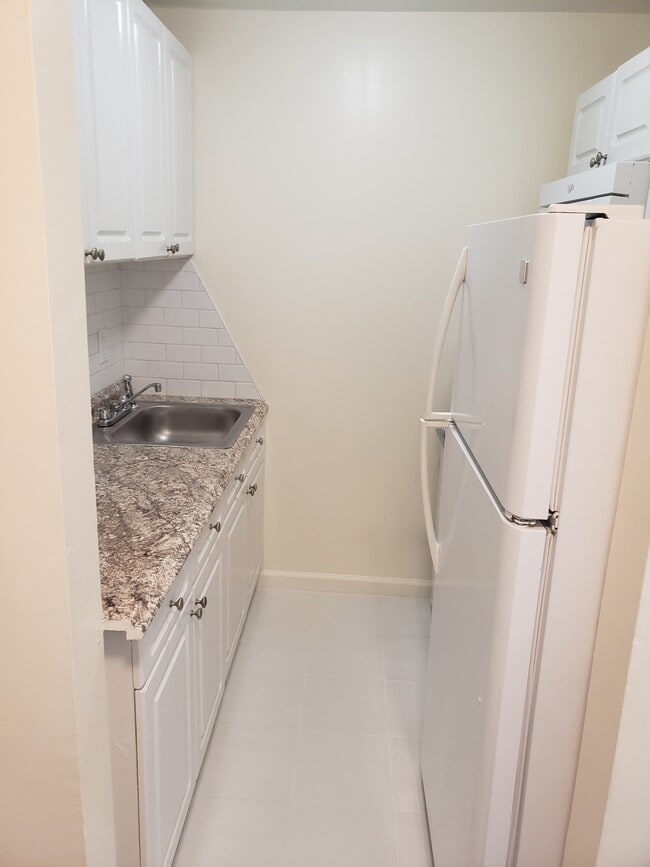 Building Photo - 345 Benham Ave