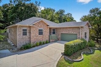 Building Photo - 603 Red Fern Rd