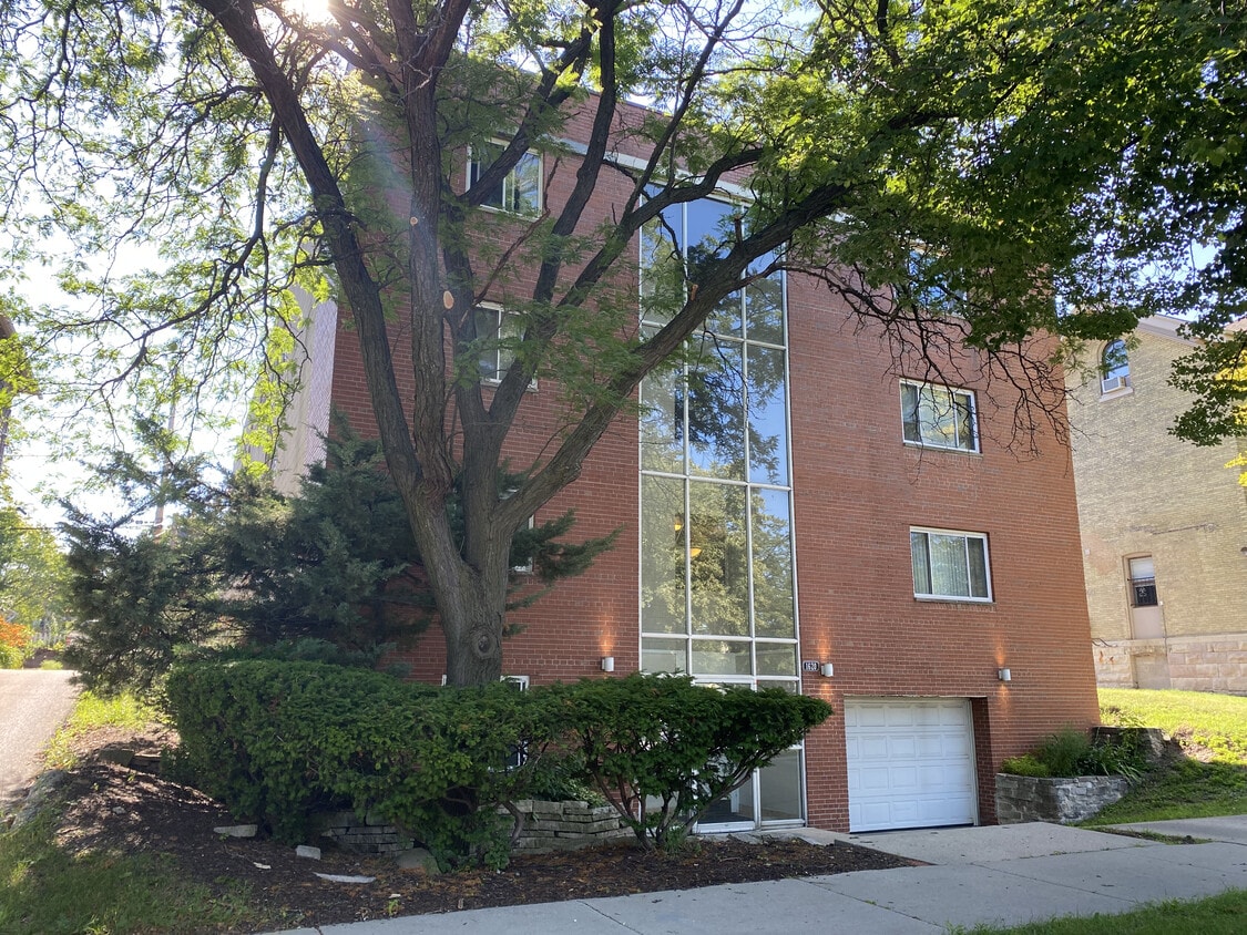 Primary Photo - 1620 Marshall