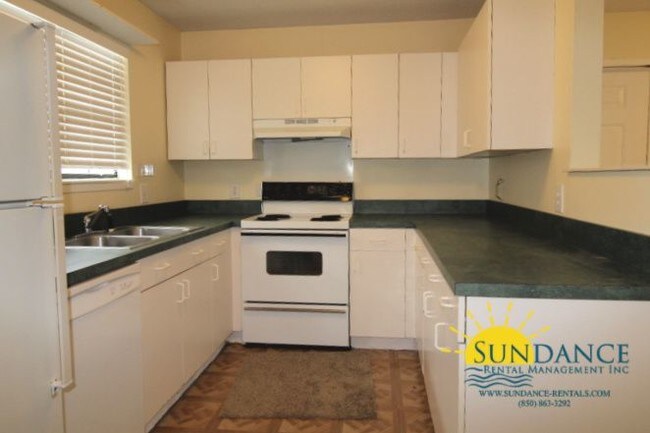 Foto del edificio - 221 Indian Oaks Dr