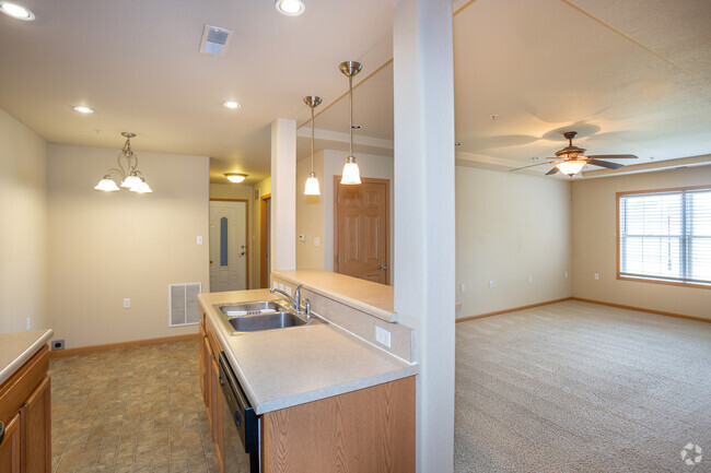 2HAB, 2BA - 900 ft² - The Courtyards at Cherry Creek