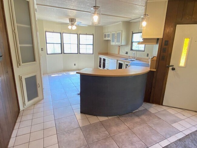 Foto del edificio - 3 bedroom country living mobile home