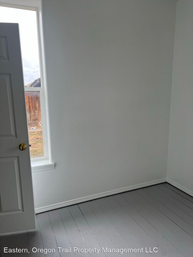 Foto del edificio - 2 br, 1 bath House - 10300 South C St.