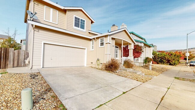 Foto del edificio - Pristine 3 bedroom 2.5 bath two story home...