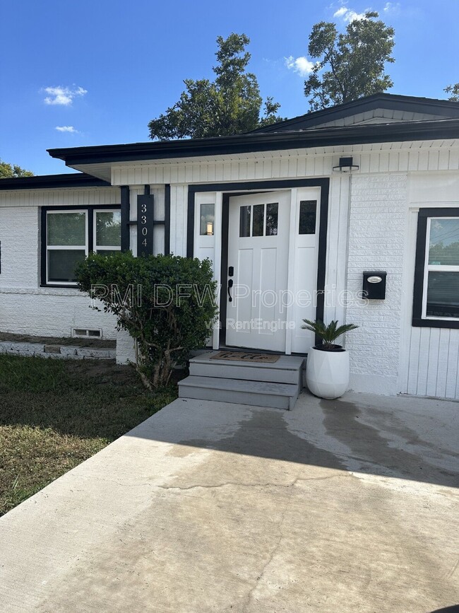 Photo - 3304 Mayhew Dr House