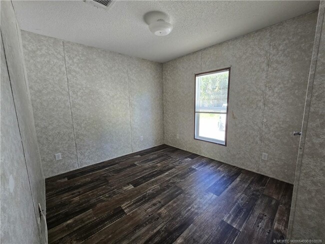 Foto del edificio - 112 NE 18th St