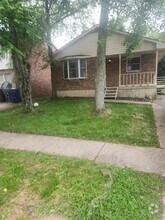 Building Photo - 1000 Tatesbrook Dr