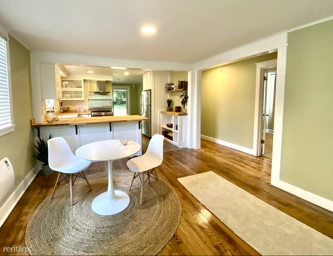 Foto del edificio - 3 br, 1 bath House - 11017 31st Avenue Nor...