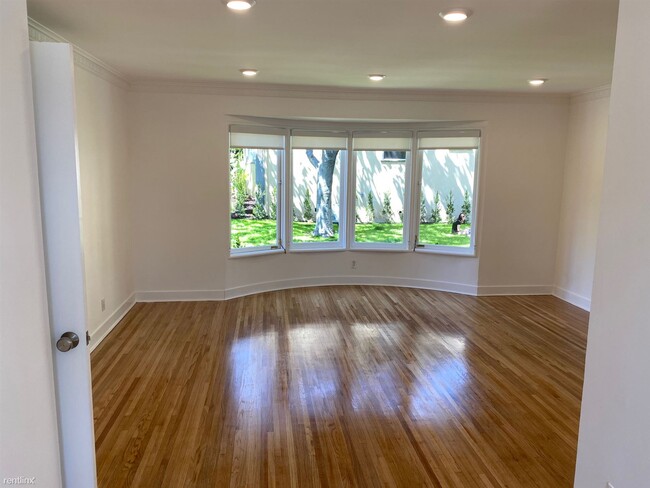 Building Photo - 3318 Rowena Ave