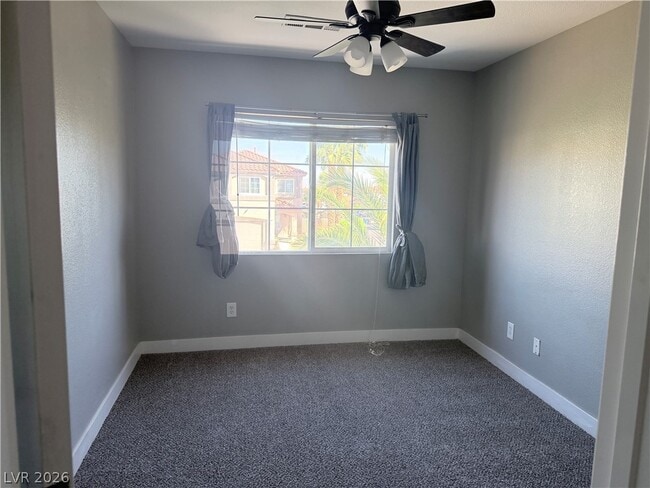 Foto del edificio - 977 Plantain Lily Ave