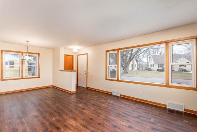 Foto del edificio - 20 Southview Dr