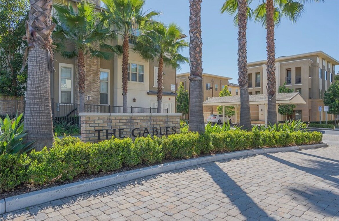 Primary Photo - 16121 Gables Loop