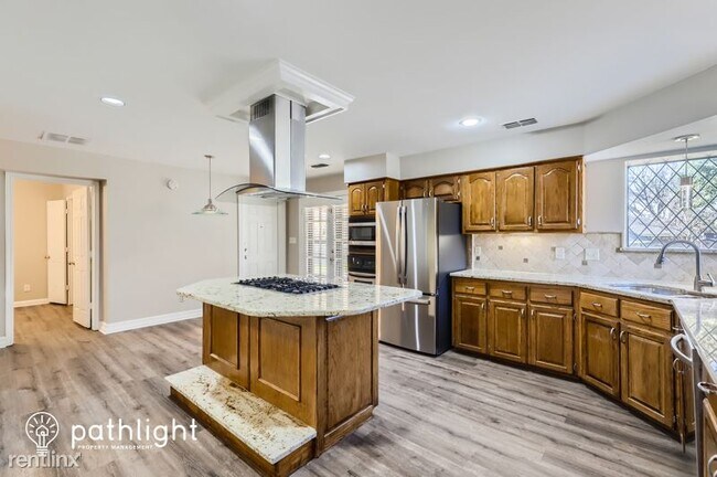 Foto del edificio - 5 br, 4 bath House - 12127 Larchgate Drive...