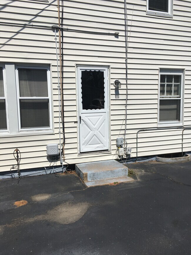 235 Division Ave Unit B, Shelton, CT 06484 Apartments in Shelton, CT