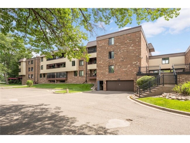 Building Photo - 7500 Cahill Rd