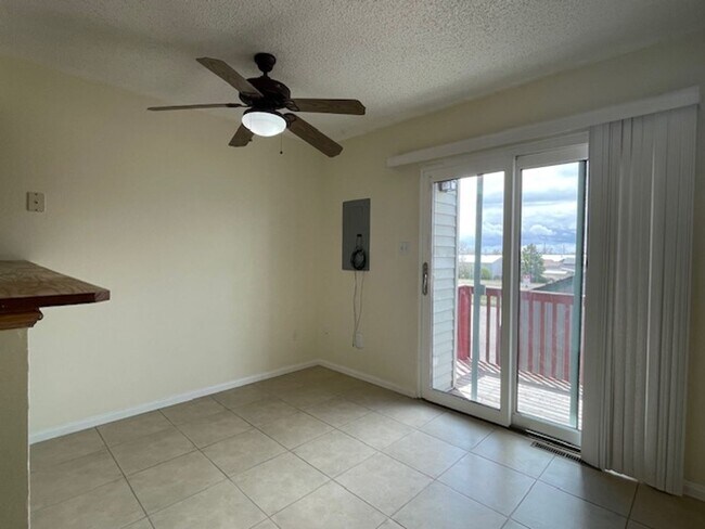 Foto del edificio - House For Lease