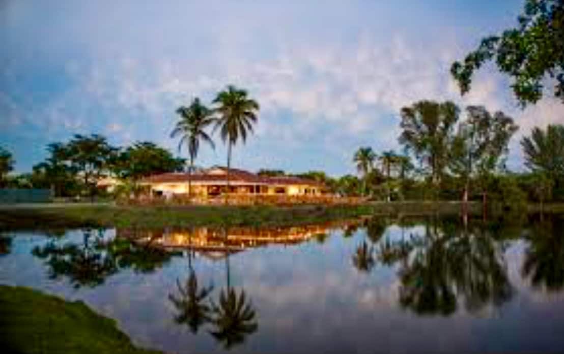 Foto del edificio - 3553 Estepona Ave