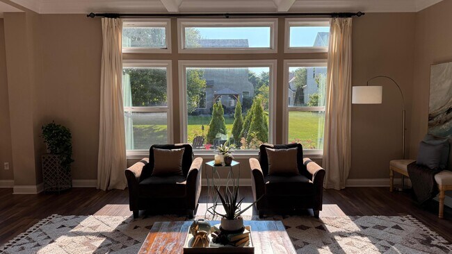Foto del edificio - 7929 Fargo Ln