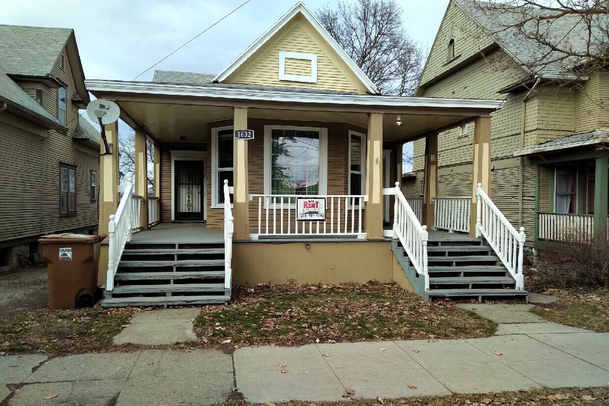 1632 W Pacific - 1632 W Pacific Ave