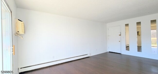 Building Photo - 17 Cuozzo St