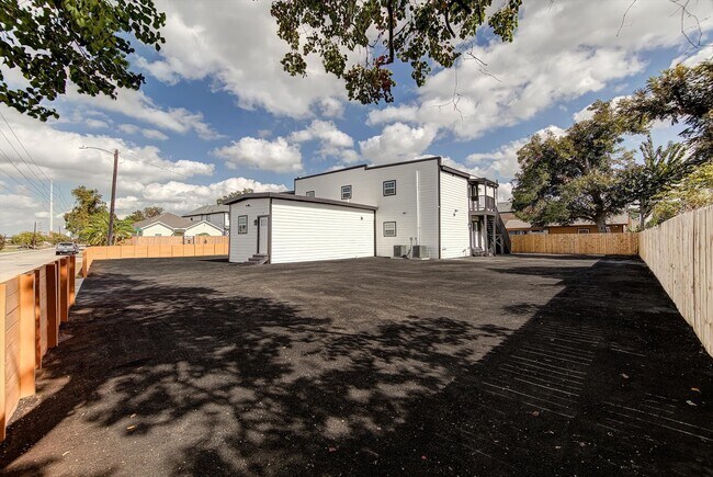 Foto del edificio - 6608 Avenue O