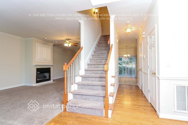 Building Photo - 3700 Turret Ct NE