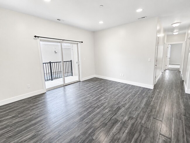 Foto del edificio - Spacious 3-Bedroom Condo with Garage in Saratoga Springs
