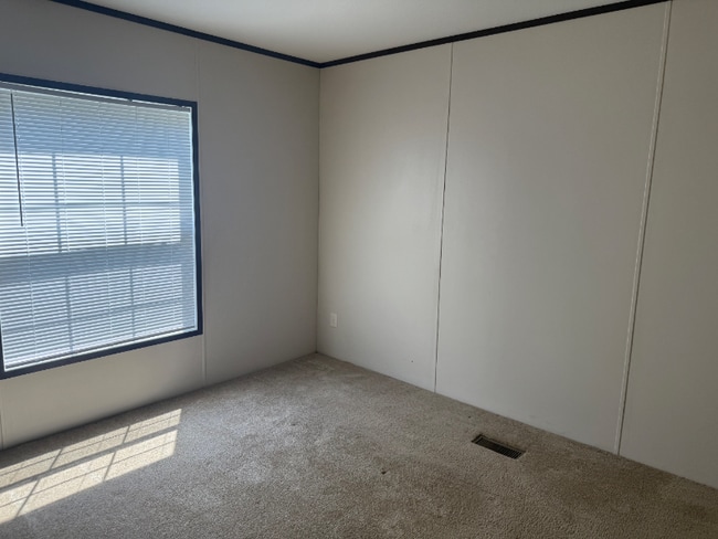 Building Photo - 12 Dunlap Cir
