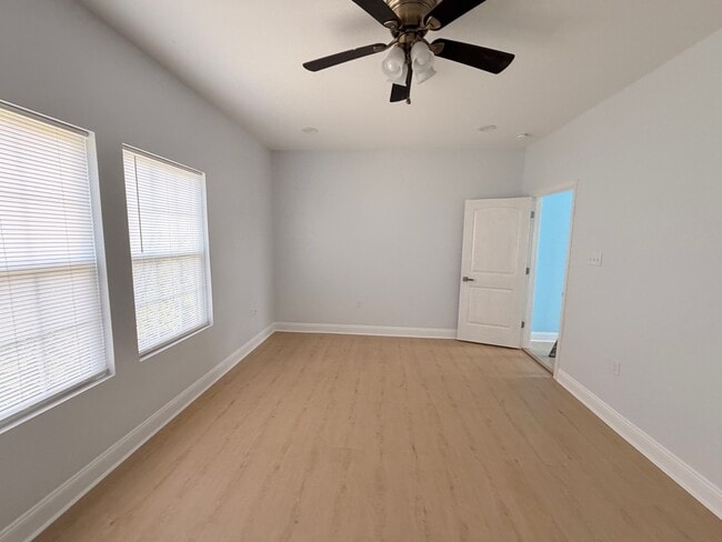 Building Photo - 6205 Wadsworth Dr